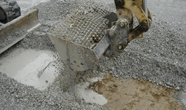 土工格栅在渠道修复中的作用